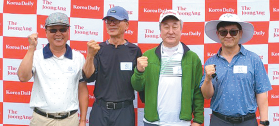 중앙일보 동창회 골프 챔피언십에 출전하는 숭실대학교 동문회 골프팀. 